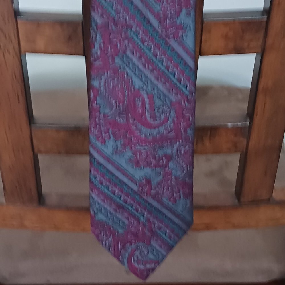 MANS CAMPUS NECKTIE